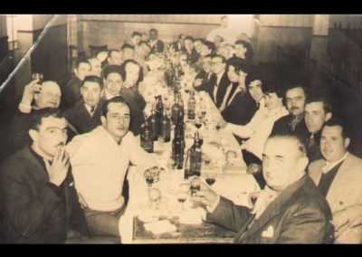 Cena de empleados de la Cooperativa (fines de los 60) Entre otros, Rafael Manso, Enrique Cervera, Toselli, Lino Vargas, Elvio Lemos, Vicente Trionfetti, Alfredo Polenta, Raimundo Malnero, Juan Cerdá, Manuel Orsetti, Beatriz Laborde.