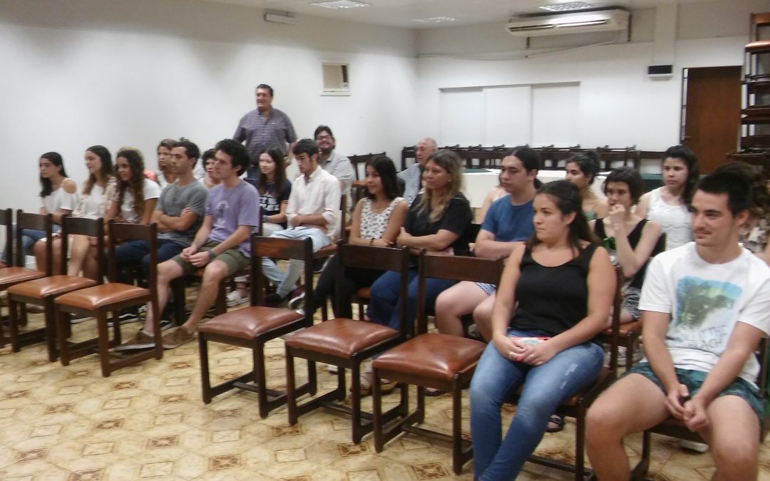 Los estudiantes becados estuvieron en la Cooperativa